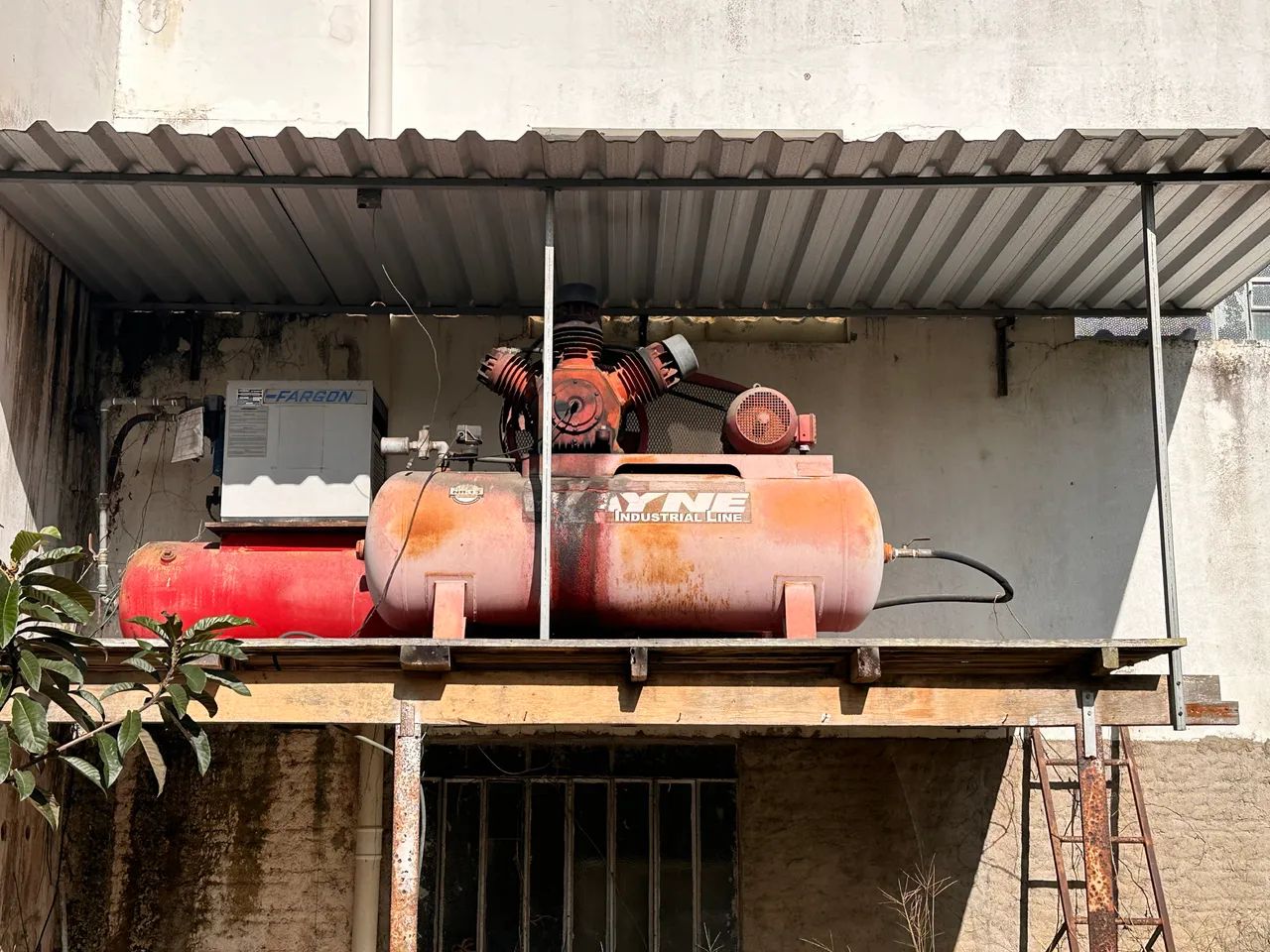 Compressor 40 pés com reservatório e secadora  - Foto 5