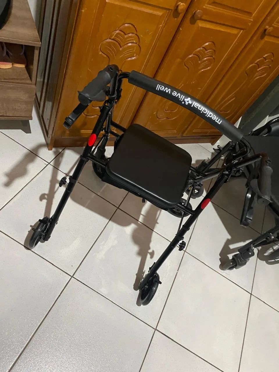 Vende cadeira roda  - Foto 2