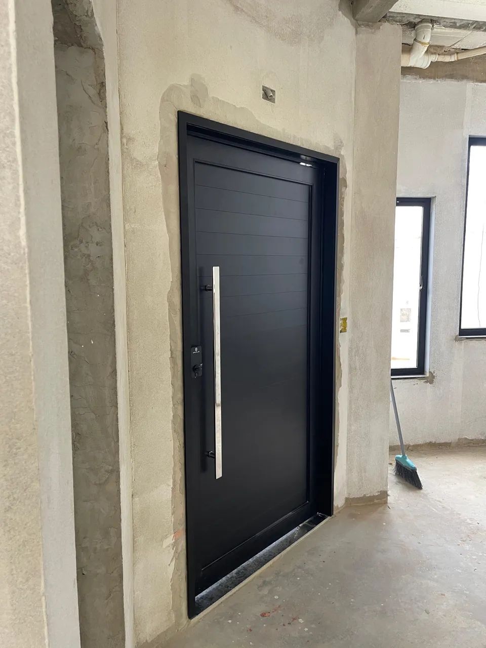 Portas em alumínio e vidro sob medida - Foto 5
