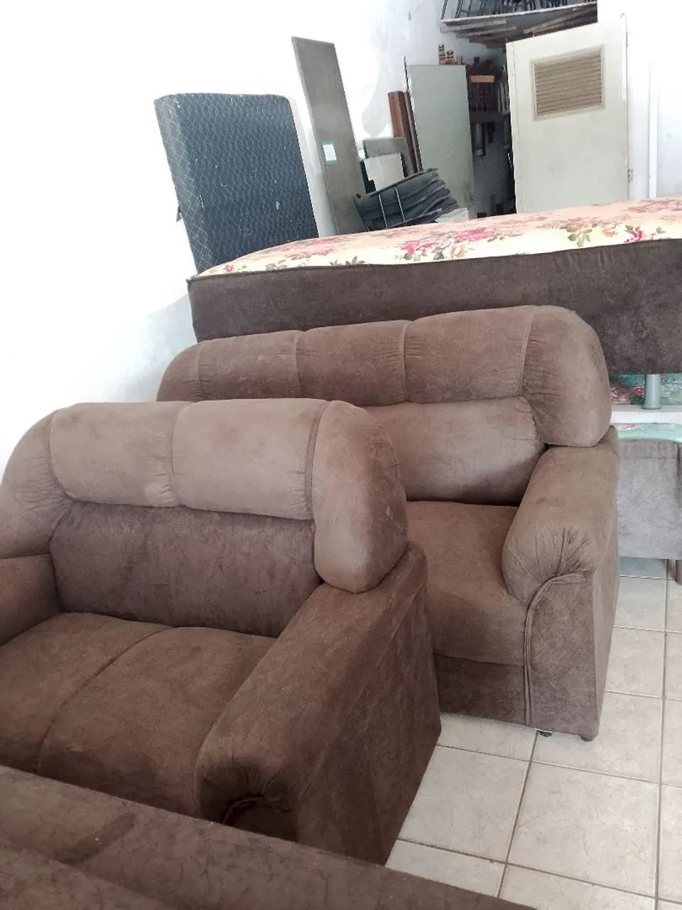 Conjunto de sofá marrom - Foto 5