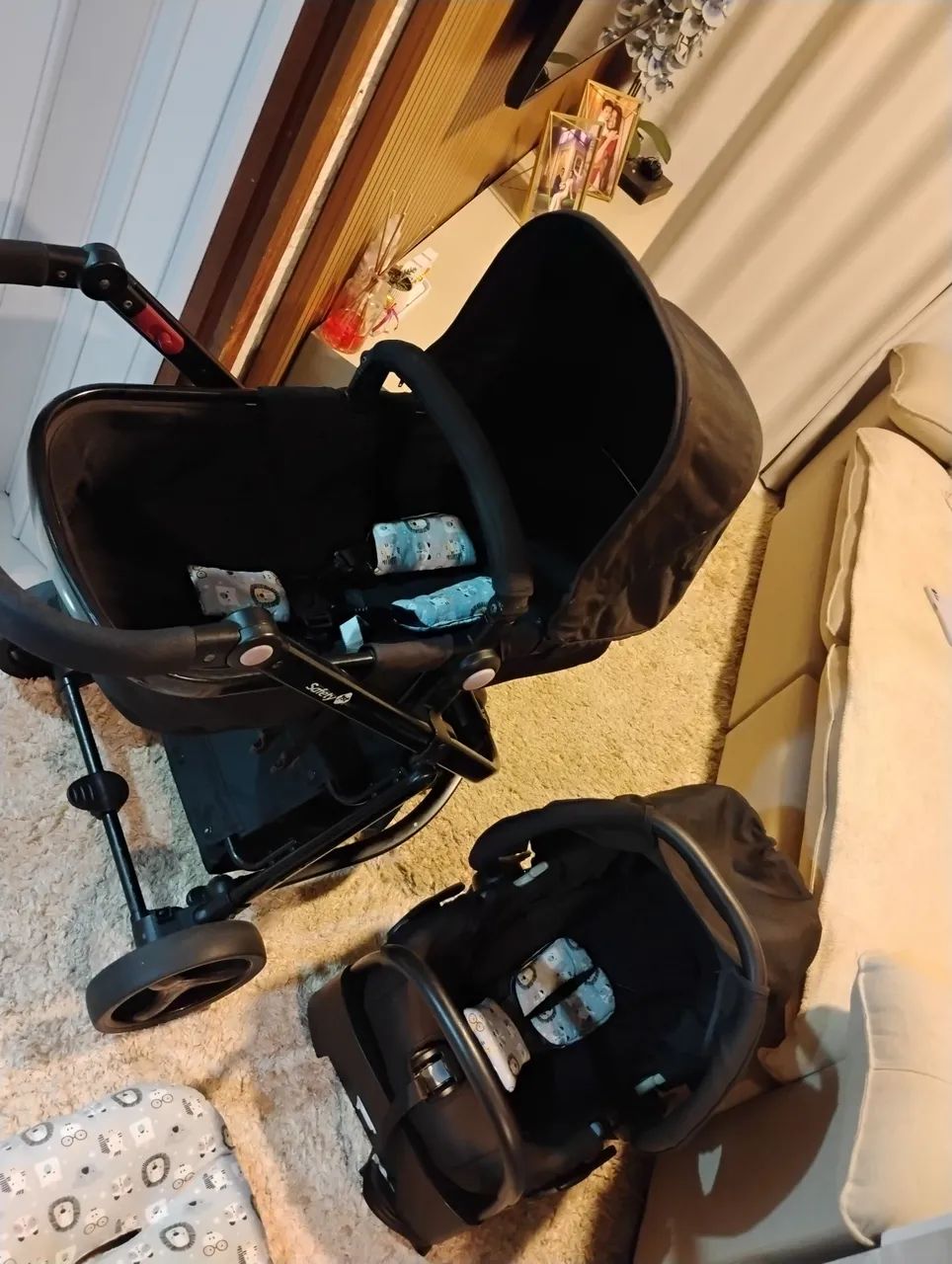 Carrinho de bebê com bebê conforto e Colchãozinho - Foto 3