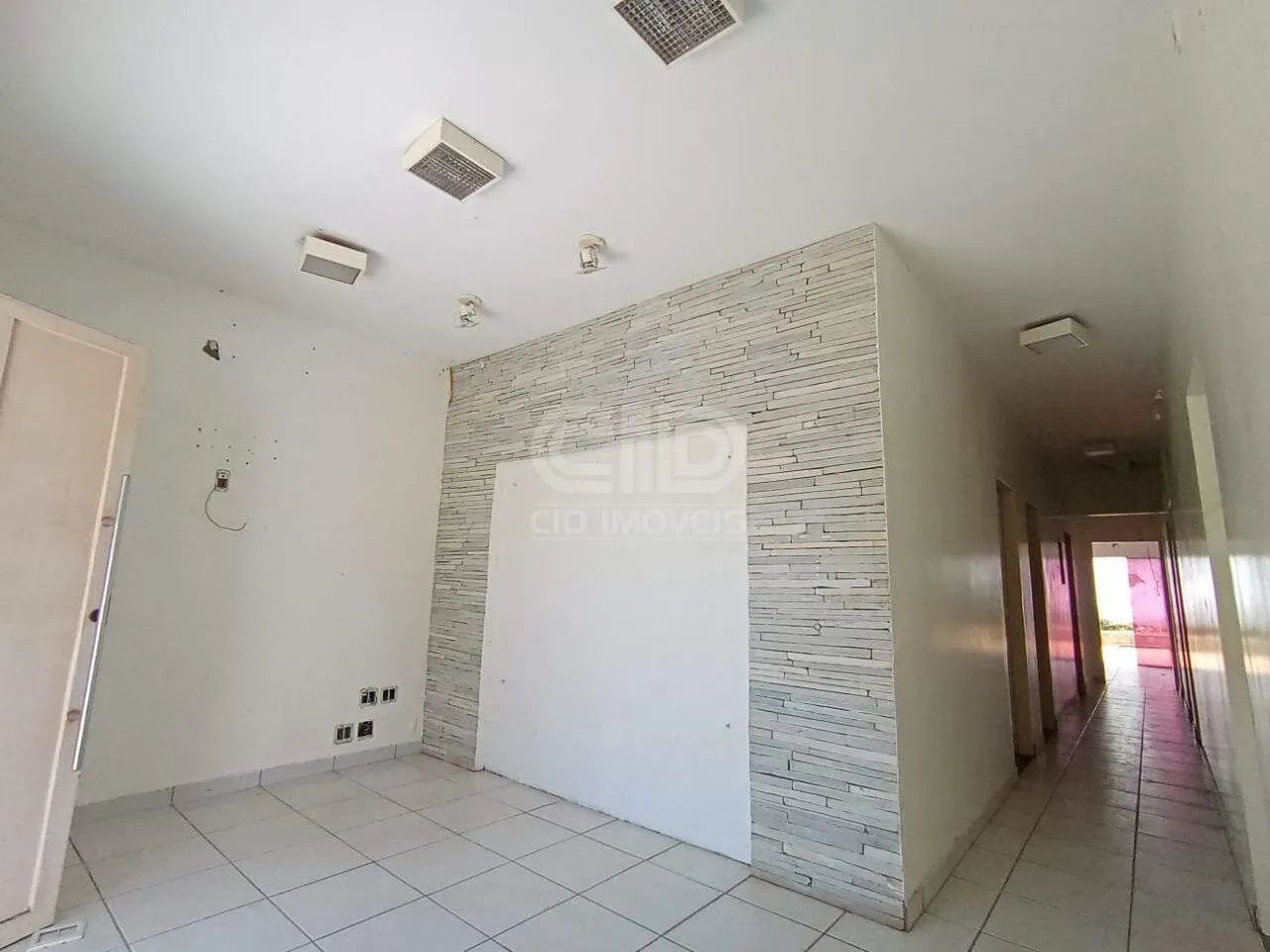 Casa Comercial à Venda no Bosque da Saúde, em Cuiabá  5 Salas e 4 Vagas - Foto 5