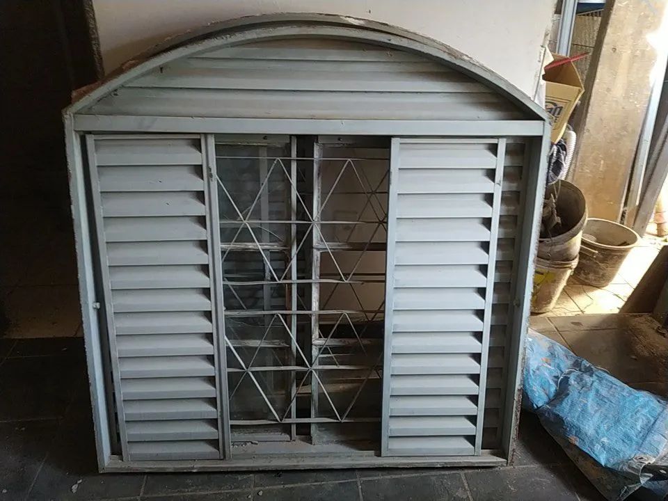 Vende-se três janela