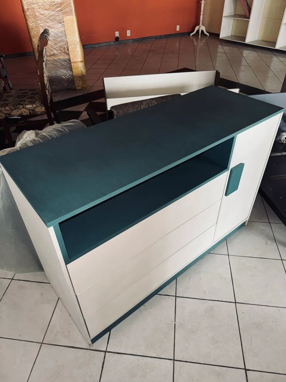 Buffet / Cômoda Moderna Branco e Verde Petróleo - Foto 2