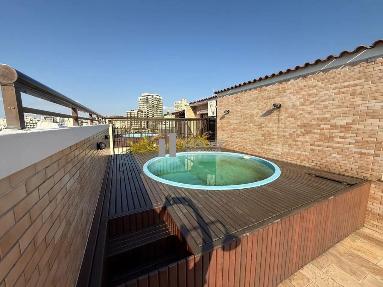 COBERTURA À VENDA com 230M². RUA MARQUES DE VALENÇA, COM 4 QUARTOS, SUITE, 2 VAGAS, ÀREA G