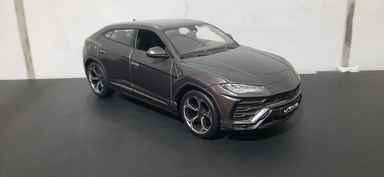 Miniatura Lamborghini Urus 1:24 - Foto 4