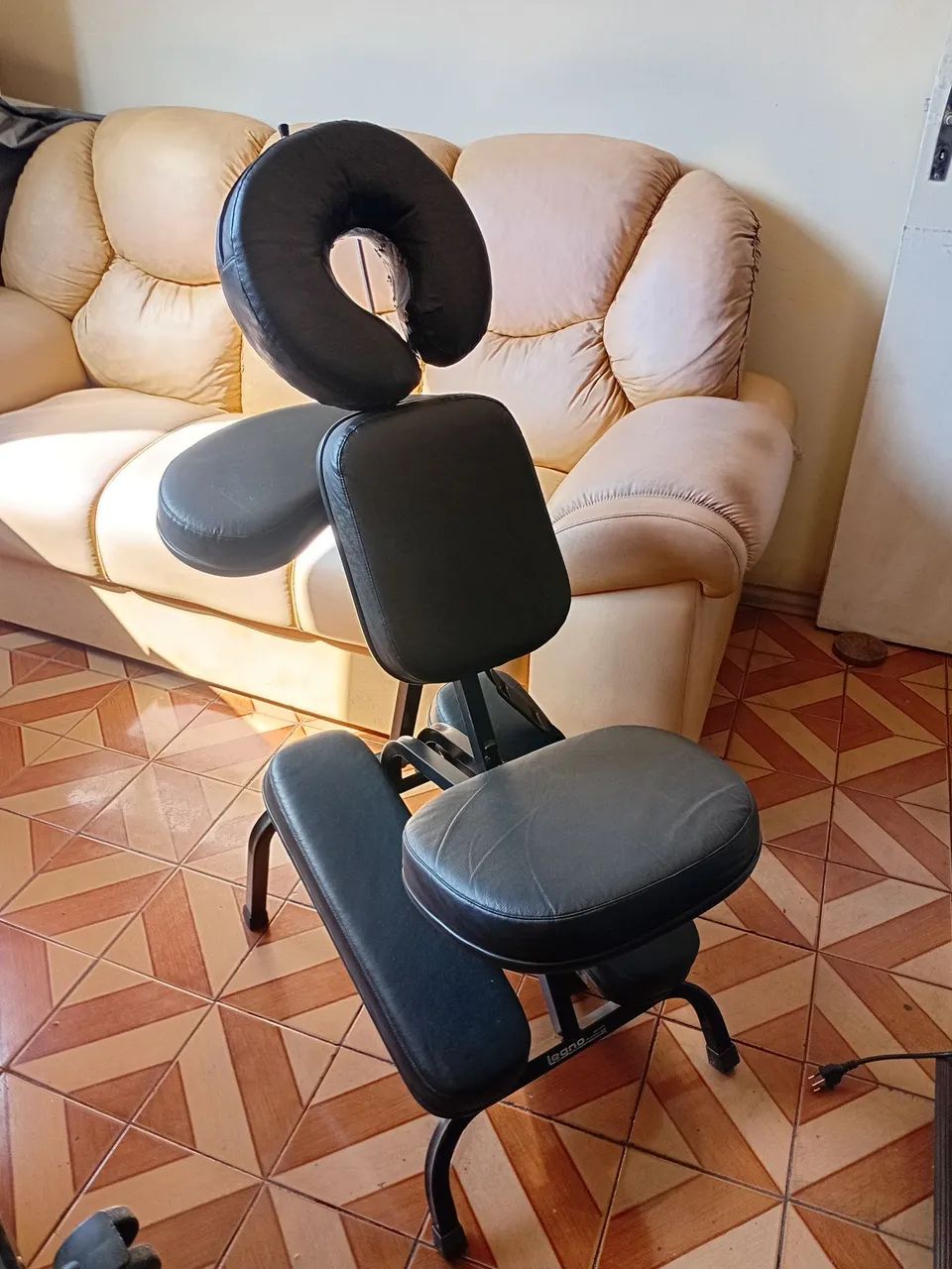 Cadeira de massagem e maca de massagem  - Foto 2
