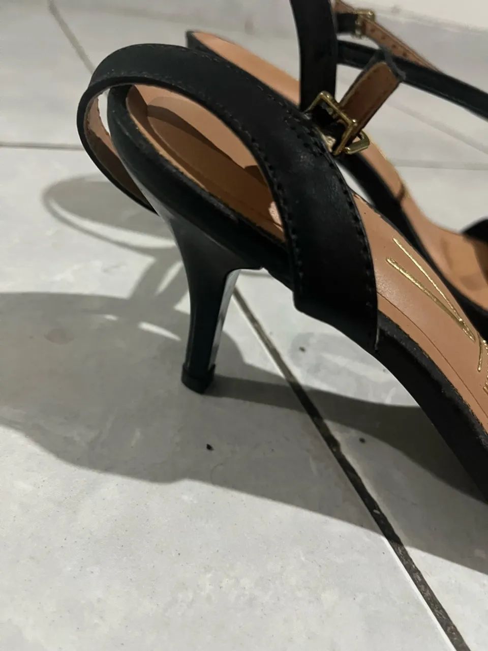 Vendo 1 par de sapatos Vizzano - Foto 2