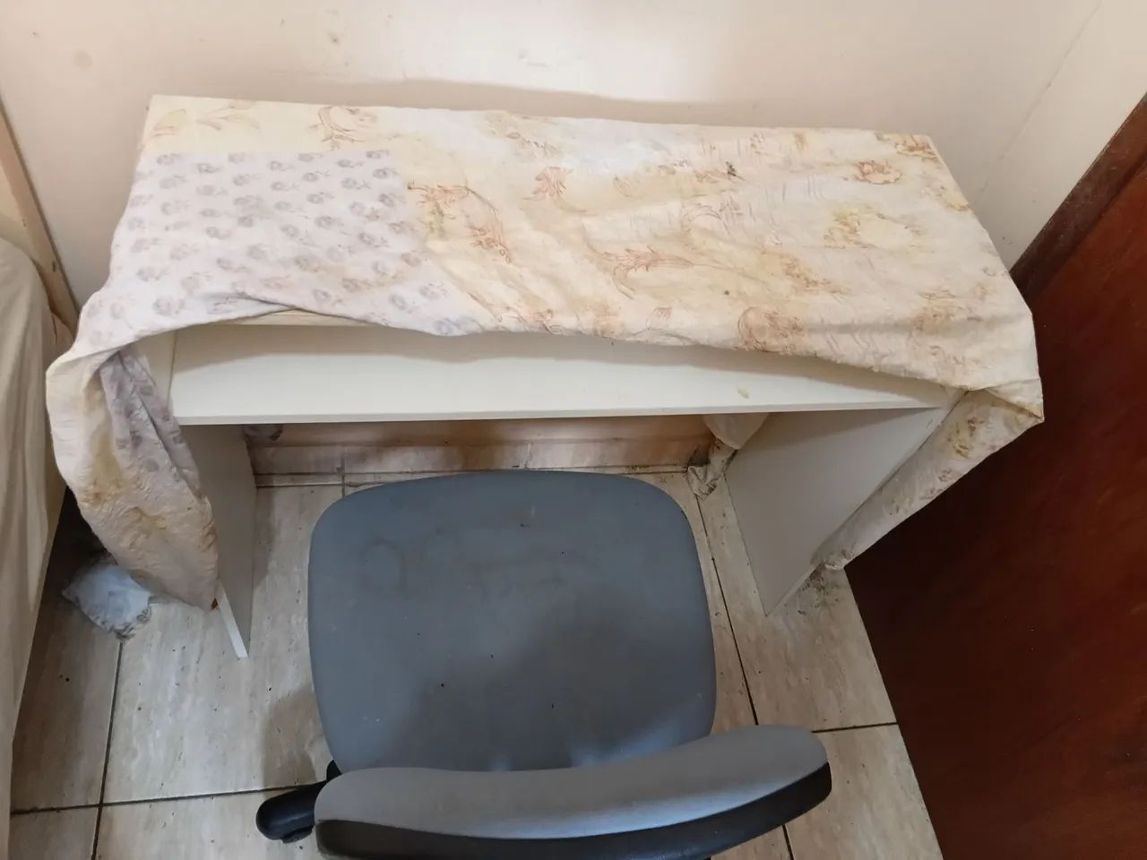 Mesa e cadeira  - Foto 2