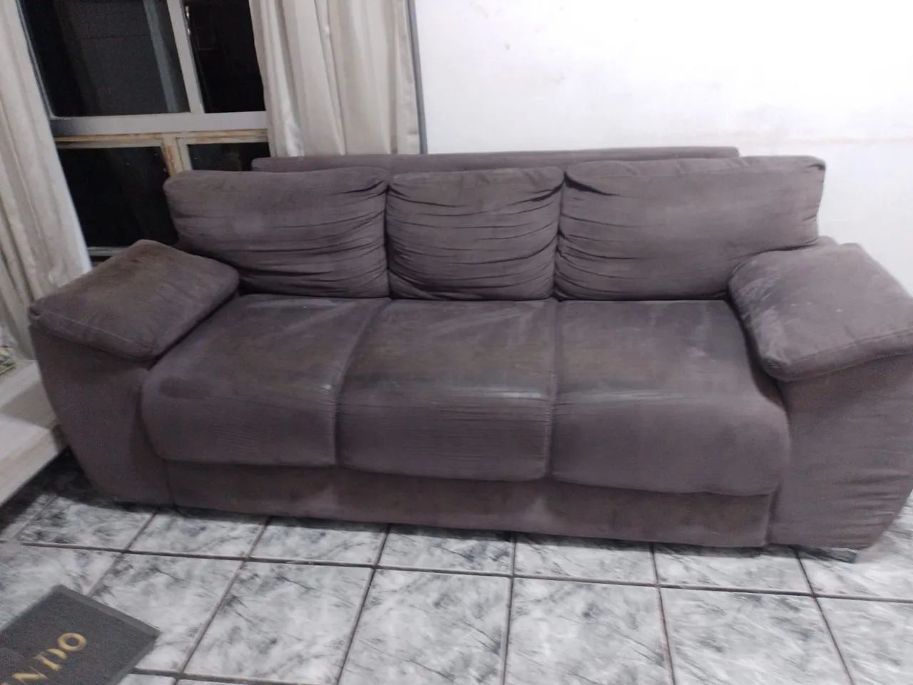Vende-se dois sofás por 300