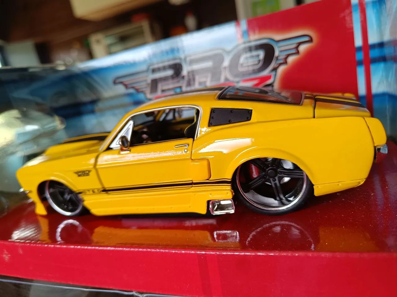 Ford Mustang GT 1967 Miniatura 