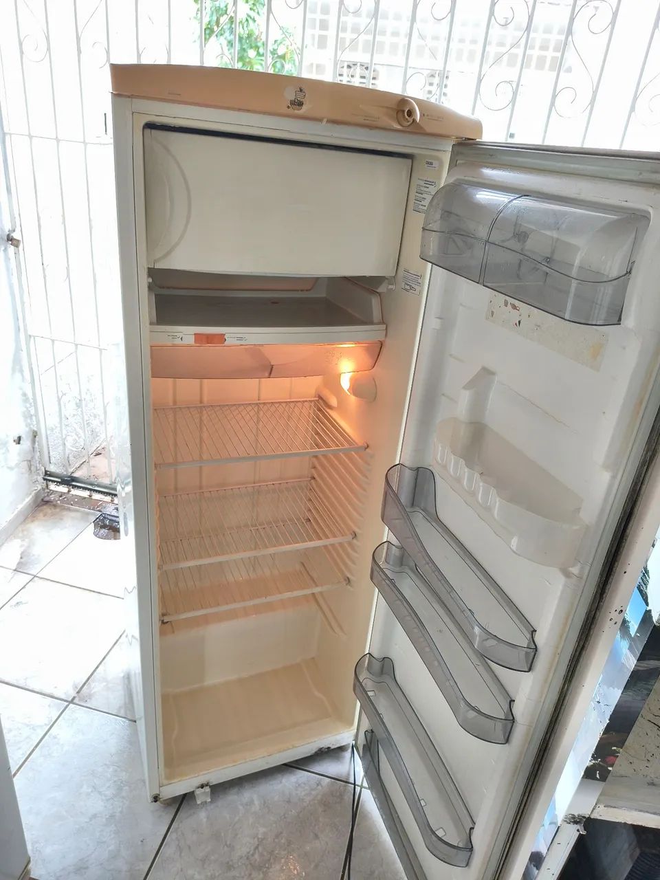 Geladeira gelo seco 