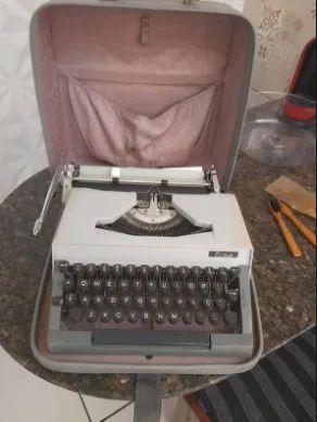 Máquina de escrever Erika!!!! "Pra vender hoje" 