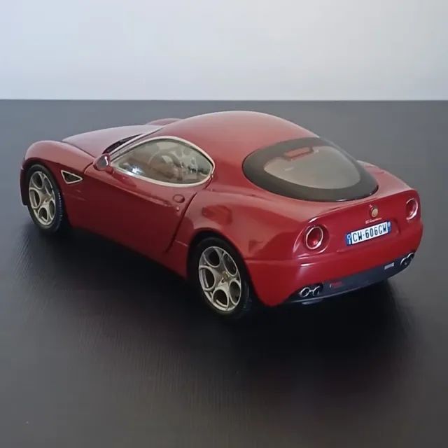 miniatura - alfa romeo 8C - escala 1/24 - motorama - importada - original - Foto 3