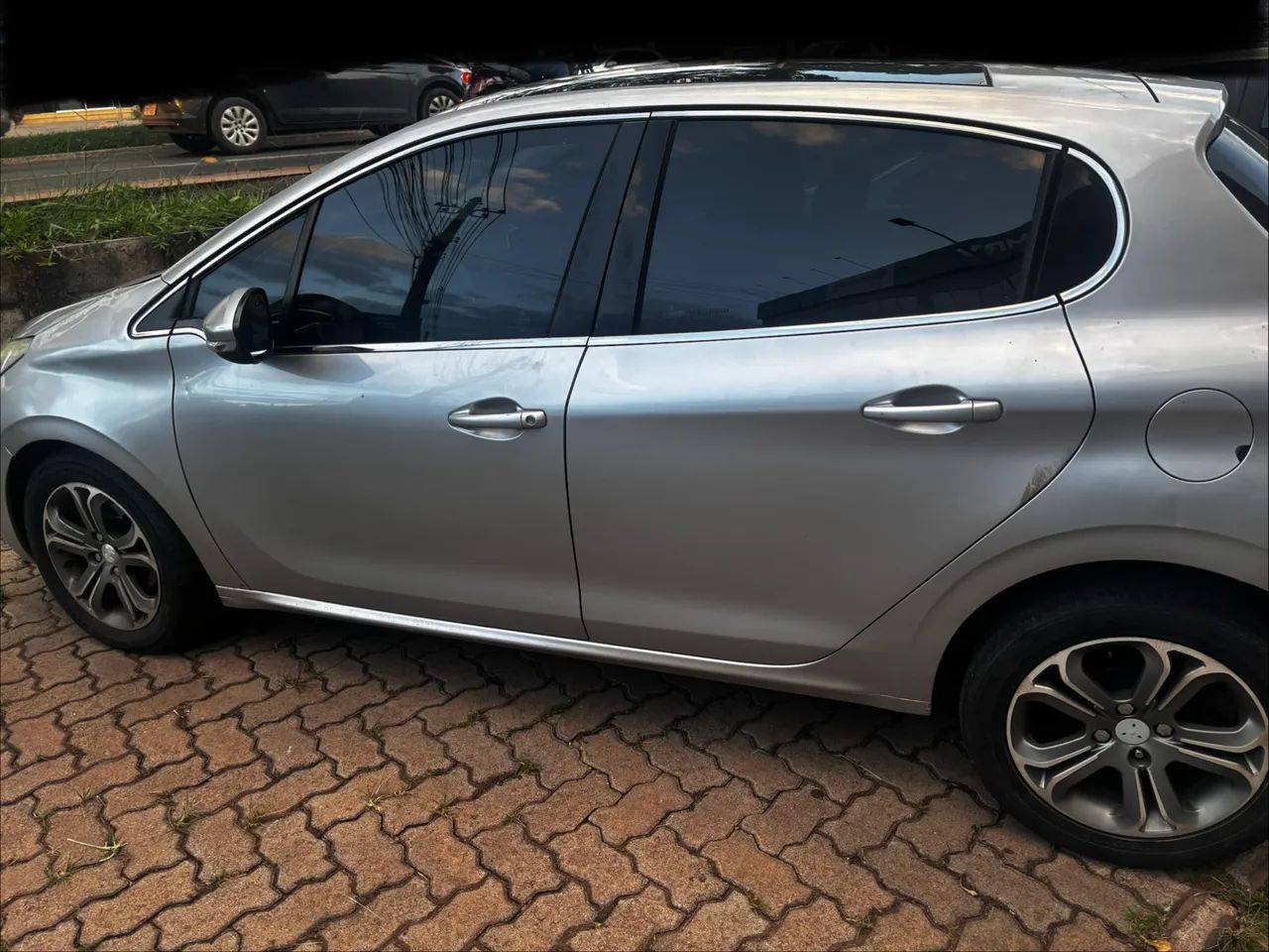 Peugeot 208 2014