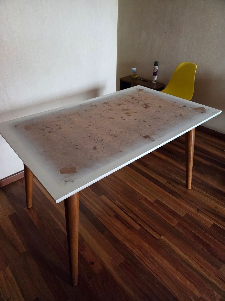 Mesa de jantar Pés de Madeira