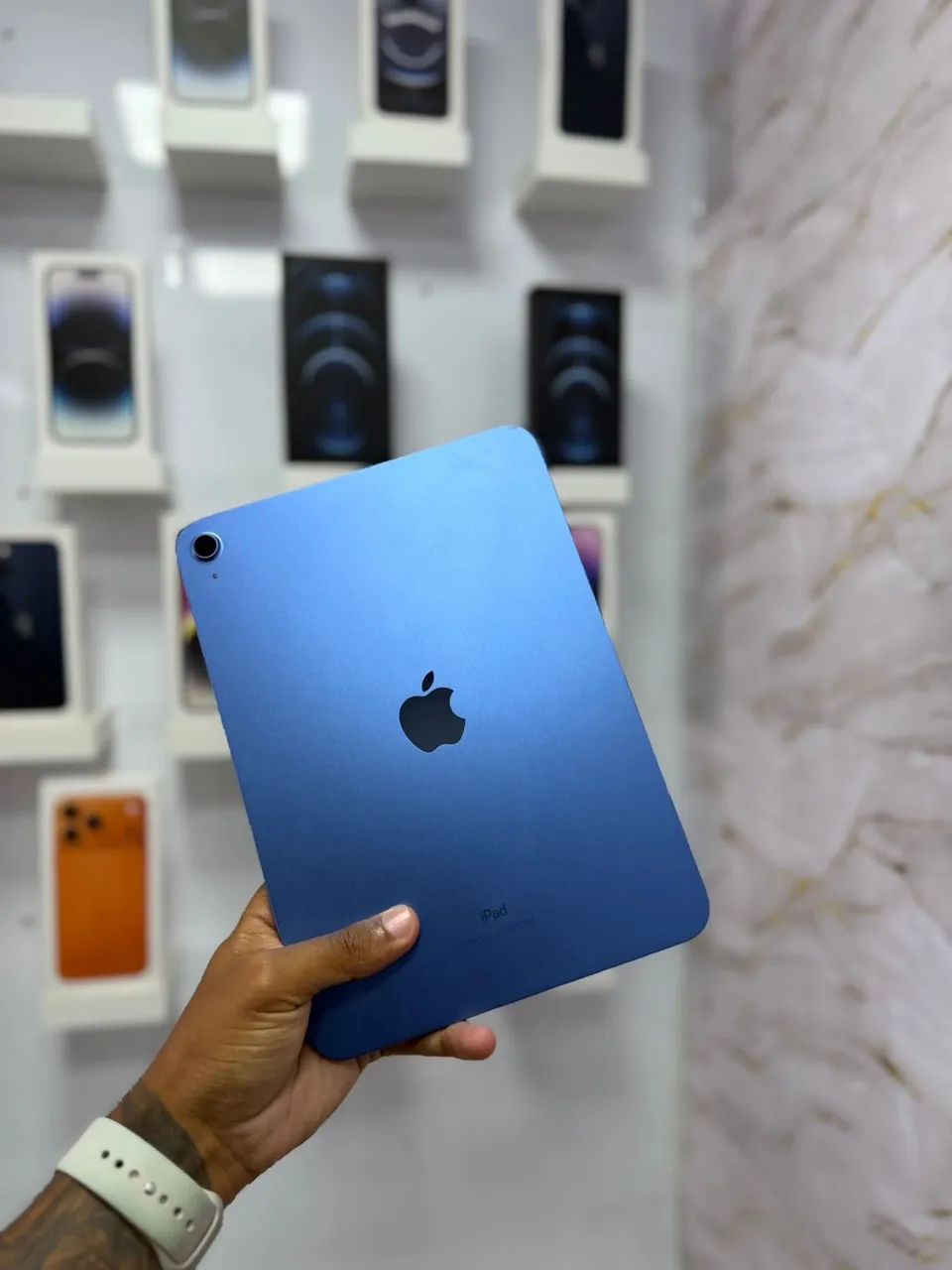IPAD 10 64 GB 2.099 - Tablets e E-Readers - Samambaia Sul