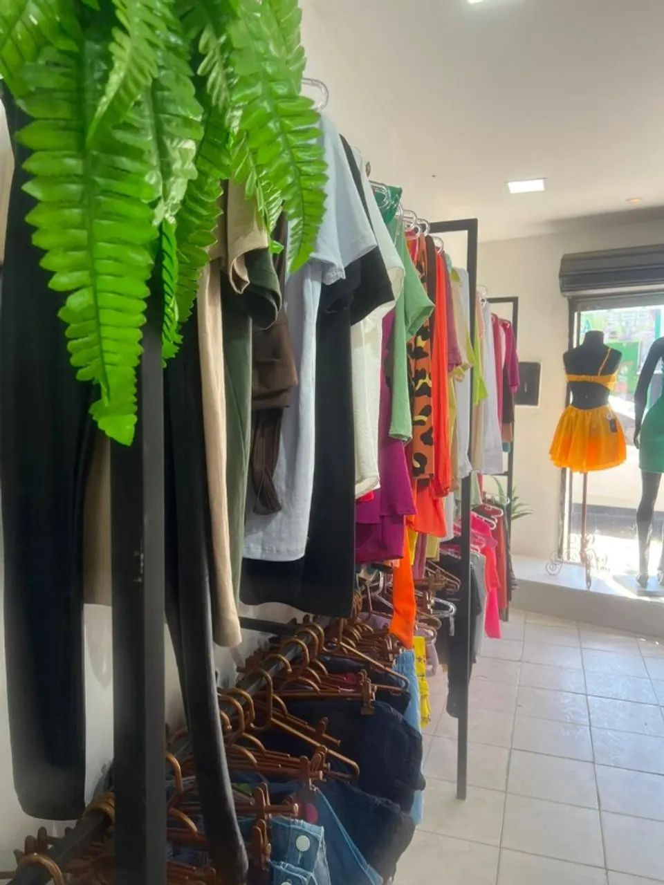 REPASSE DE LOJA DE ROUPAS FEMININAS - LOJA COMPLETA - Foto 5