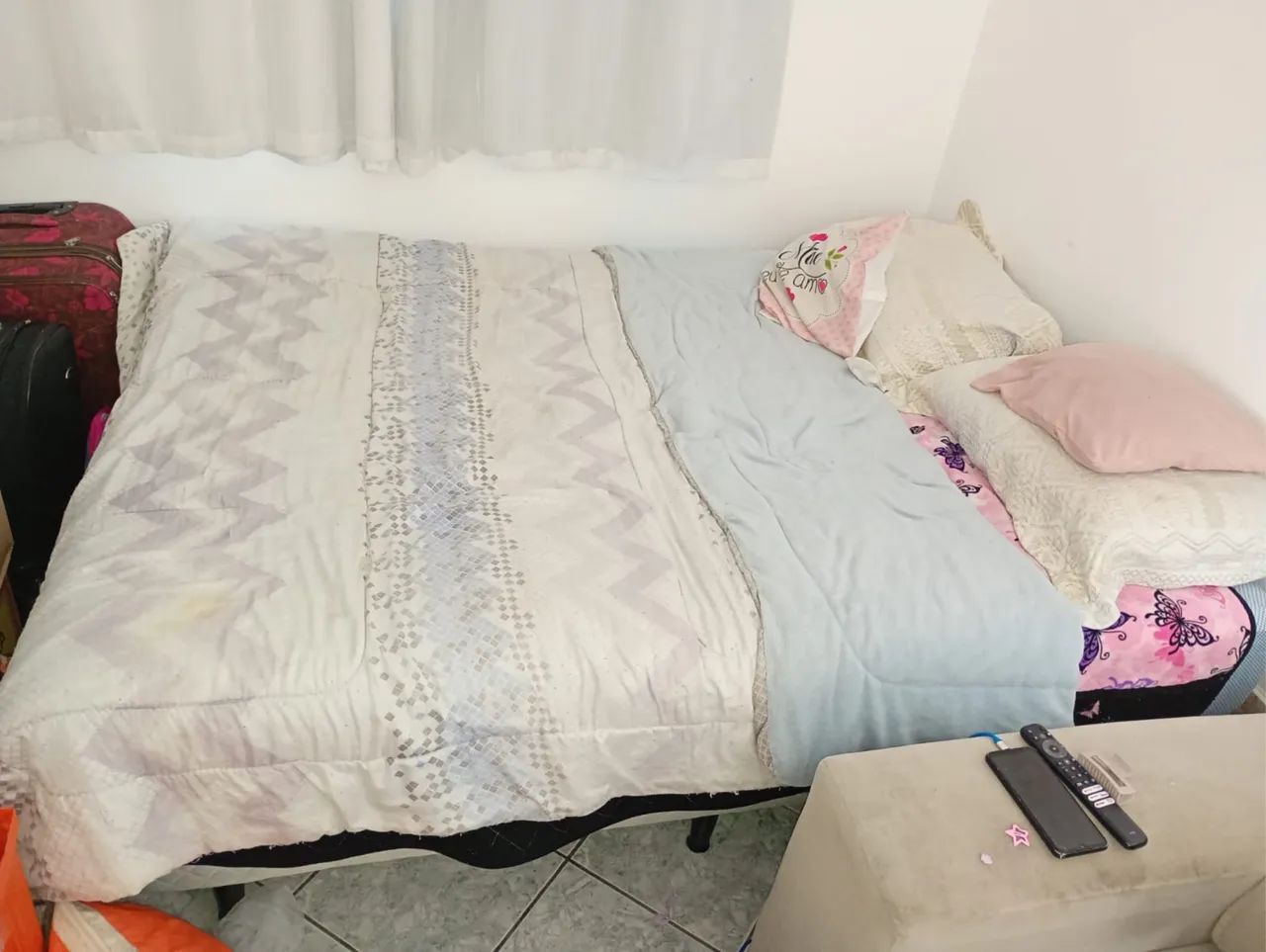 VENDO MÓVEIS CAMA, SOFÁ, COLCHÃO, MESA - Foto 3