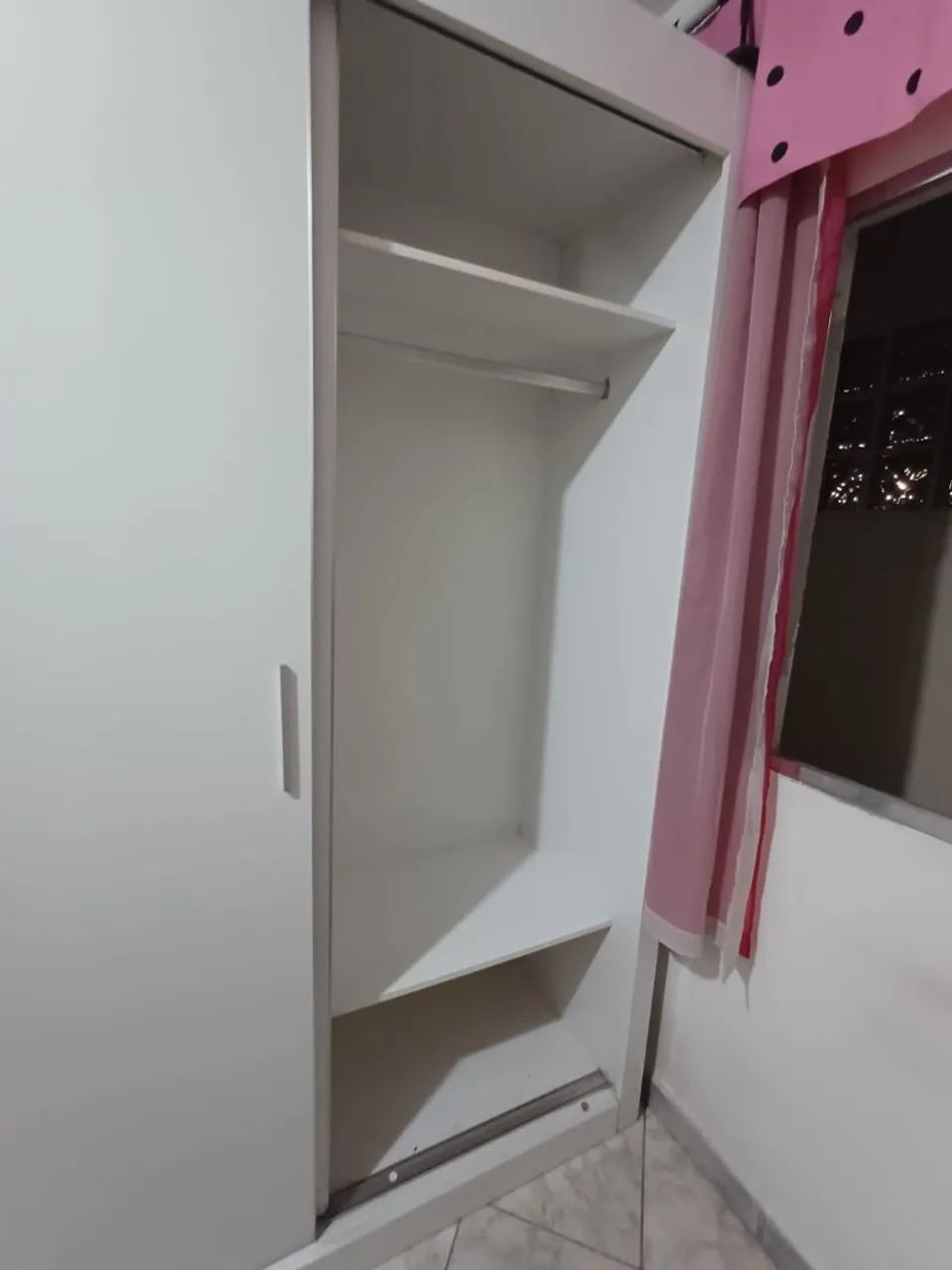 Vendo guarda roupa, seminovo  - Foto 5