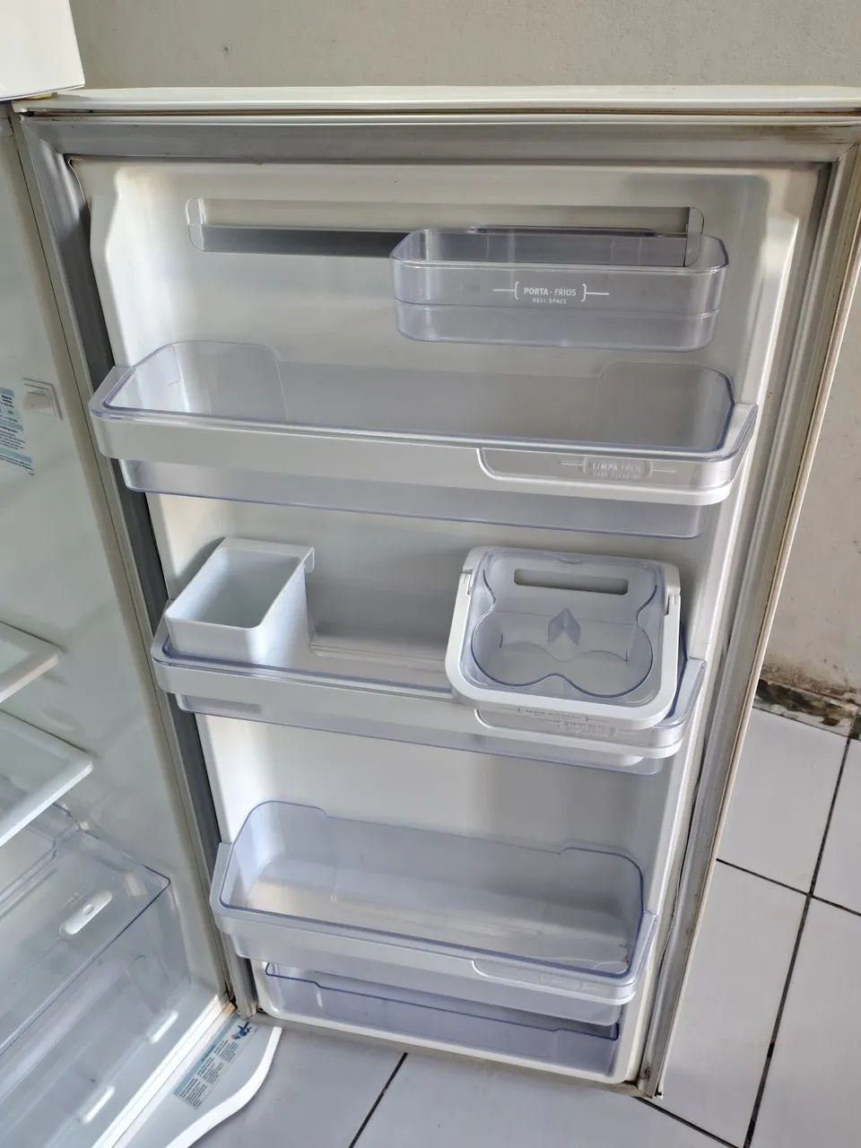 Geladeira Eletrolux 2 portas - Foto 5