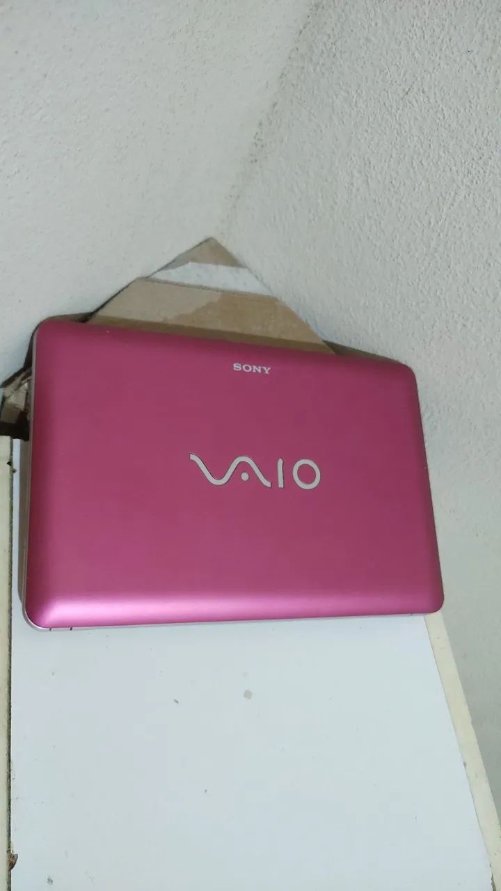 Notebook Sony Vaio Rosa com capinha