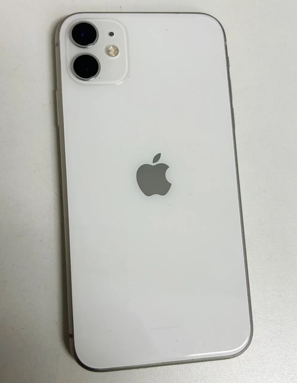 Vendo IPHONE 11 64GB Branco com caixa - Foto 3