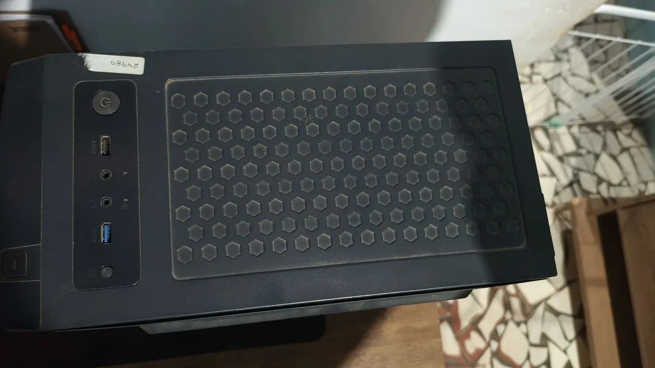 Gabinete de Computador Funcionando - Ótimo Estado