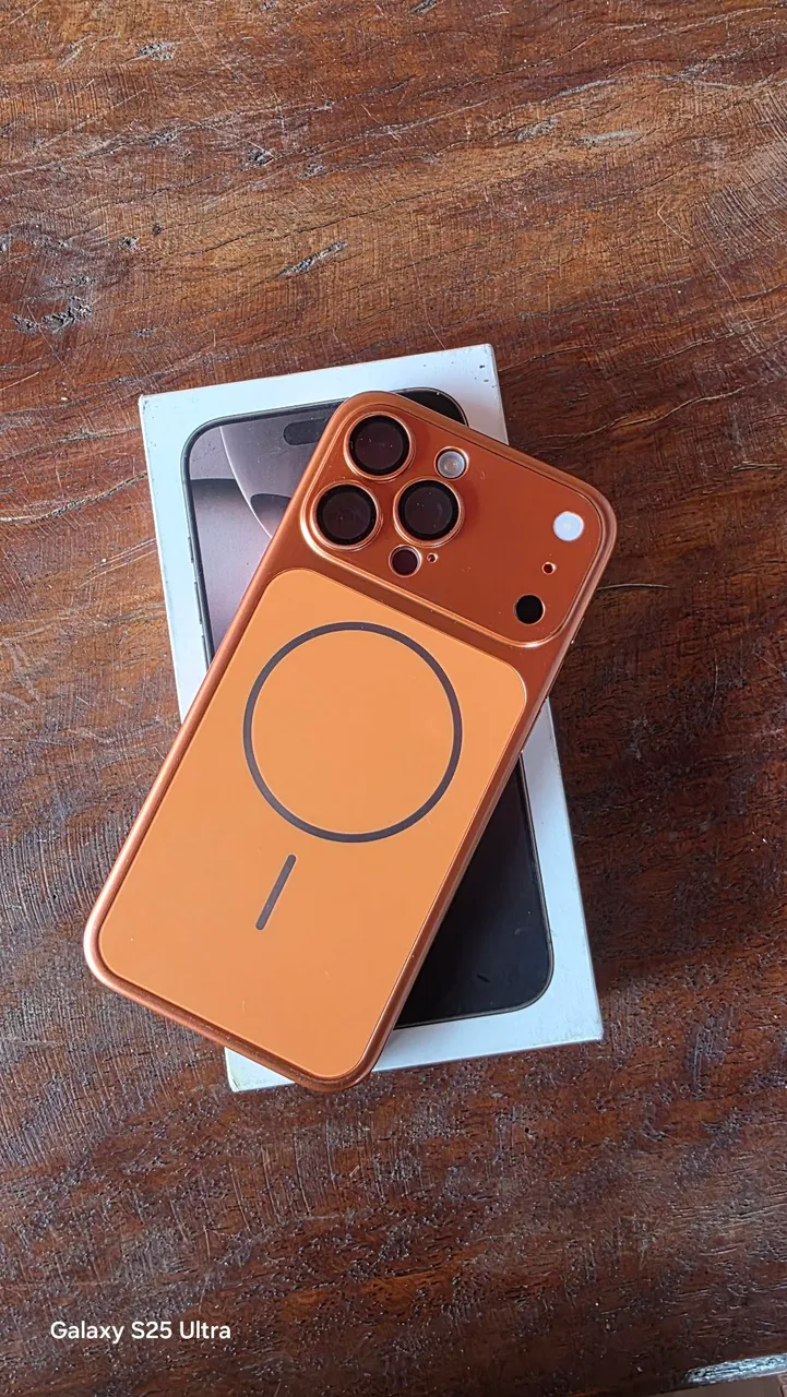 iPhone 15 pro Max 256gb - Celulares e Smartphones - Muquiçaba