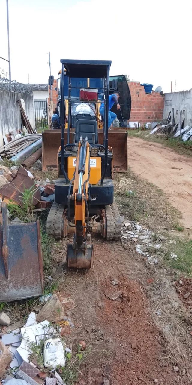 Mini Escavadeira em uso - Foto 4