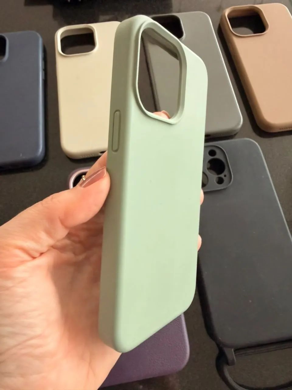 7 Capas Para iPhone 15 Pro Max - Cores E Marcas Variadas - Foto 2