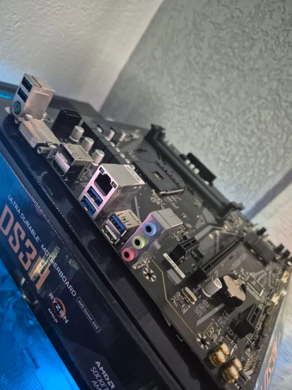 Placa mãe Gigabyte A520M DS3H - Foto 3