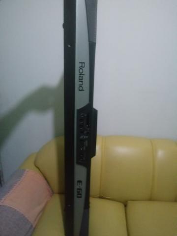 Teclado Roland E 60 - Foto 2