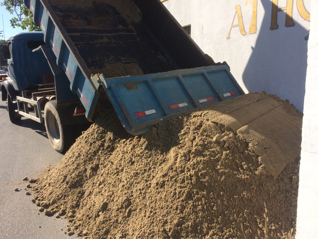 MATERIAL DE CONSTRUÇÃO!! Pedra,Brita,Areia,Arisco, carrada de 6 mt 