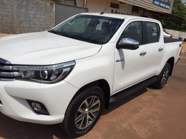 Hilux Srx 17/17 impecável