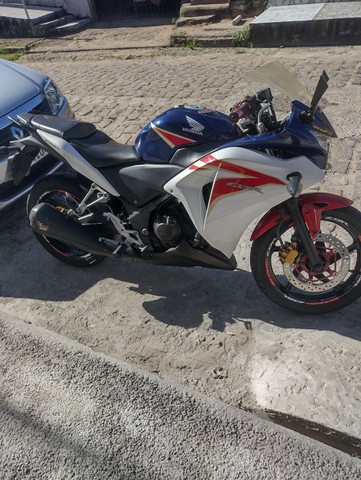 VENDO MOTO HONDA CBR 250R