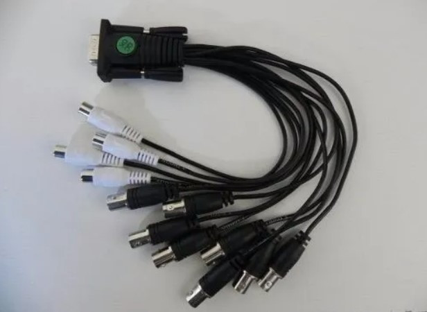 Cabo VGA Preto para 8 Câmeras Com 8 saídas de vídeo e 4 de áudio COD-CP409 