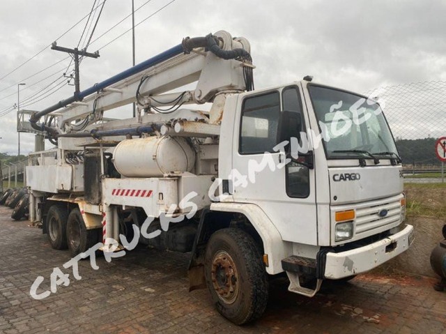 FORD CARGO 2422 BOMBA LANÇA 32 METROS SCHWING PL900
