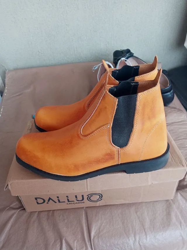Bota botina de couro 42