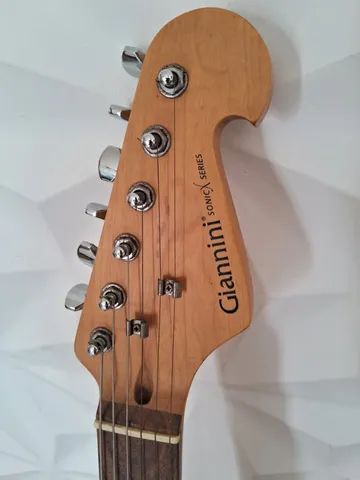 Troco por contrabaixo Jazzbass - Giannini Stratocaster Sonic X Series Salmon Pink - Foto 4