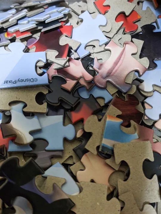 Quebra-cabeça "Os Incríveis" 200 peças - Hasbro Jak Disney/Pixar - Foto 4