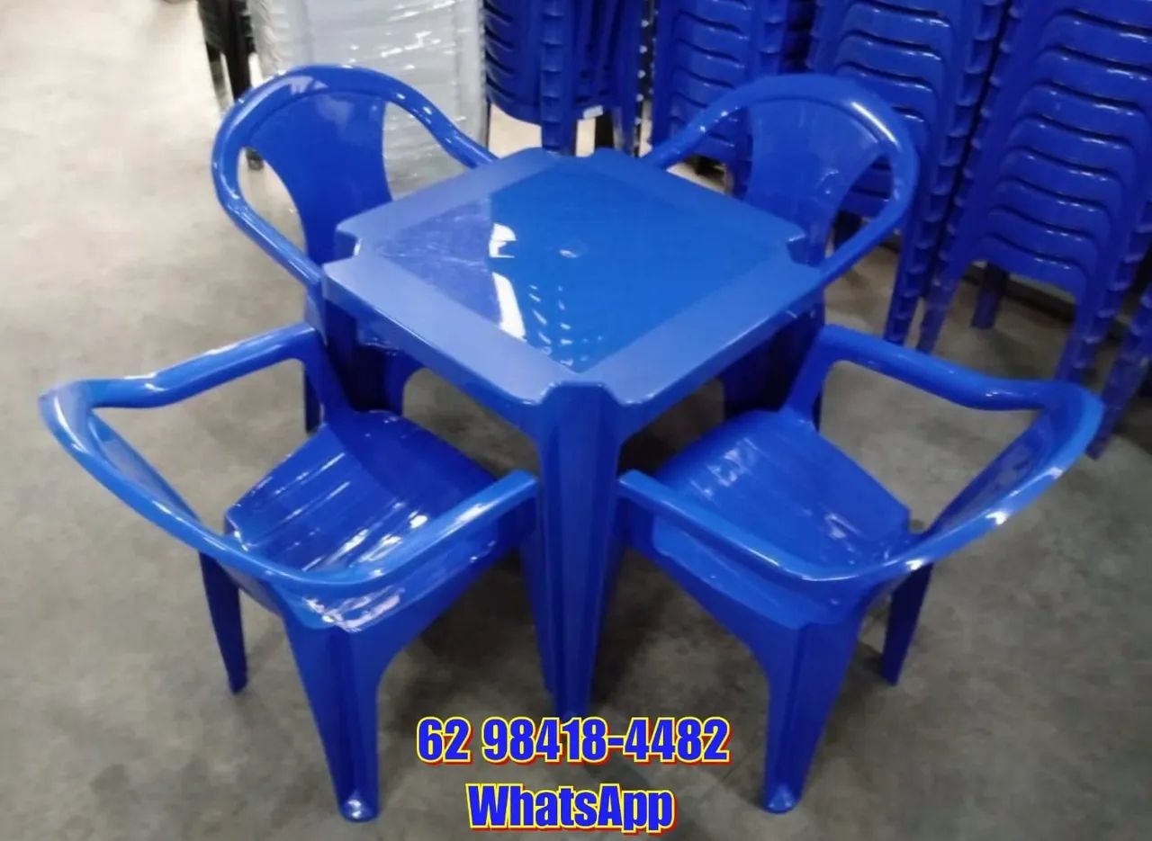Jogo de mesa e cadeiras plástica cor azul padrão Antártica