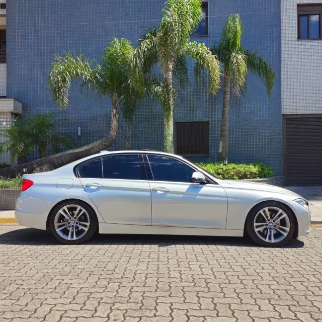 Bmw 328i Sport 2.0 turbo 245cv ( Histórico desde 0km, 3° dono, Baixa km, Zerada de tudo )