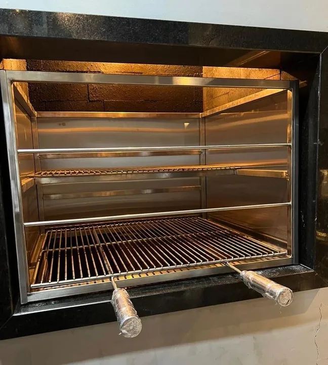Grelhas sob medida e estruturas de revestimento Aço Inox
