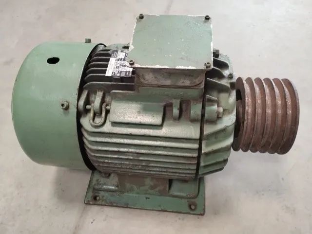 Motor Elétrico Trifásico GE 15 CV-220/380V