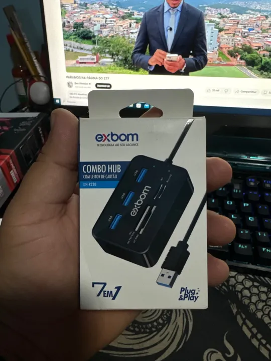 Hub USB 7 em 1 com Leitor de Cartão - Exbom