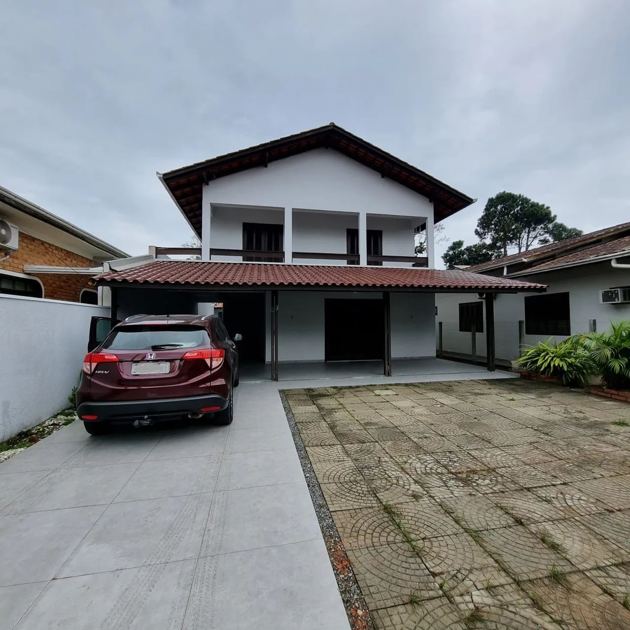Casa 360m2 - Recém Reformada