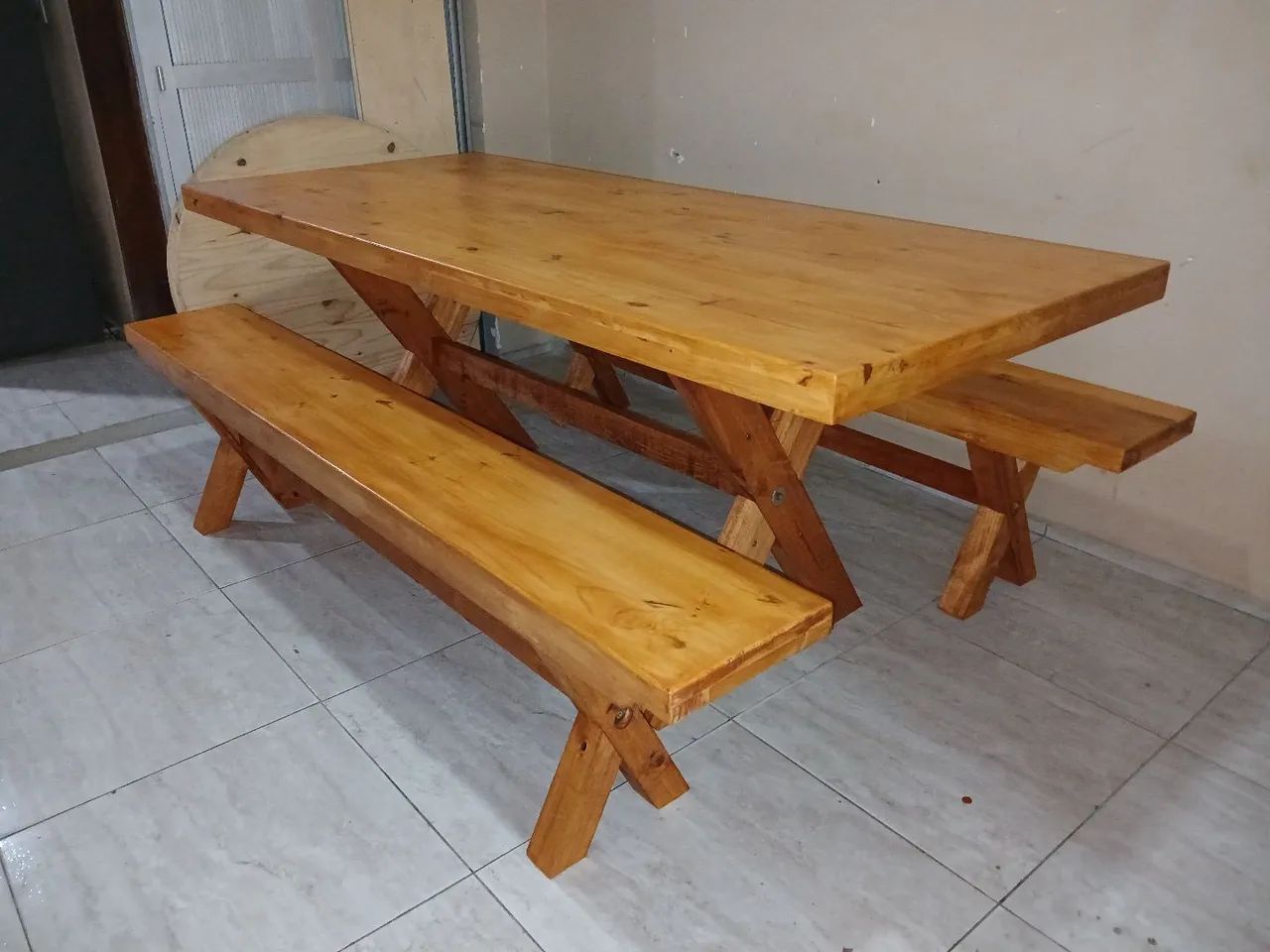 Mesa madeira selada e invernizada.  - Foto 2