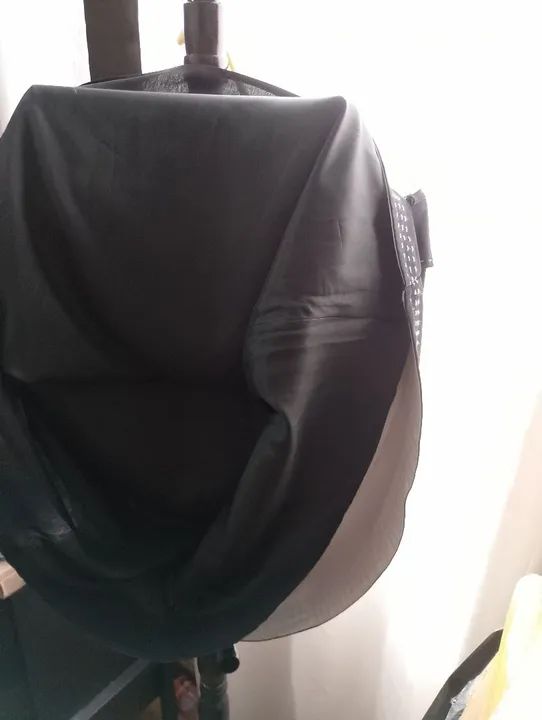 Saia preta com detalhe em branco. MARAVILHOSA E SEM USO  - Foto 4