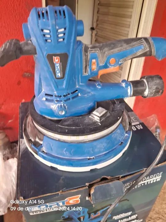 Lixadeira de Parede Fortg 1100W 2600 RPM - Foto 2